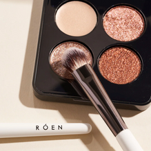 Load image into Gallery viewer, RÓEN BEAUTY All Over Eyeshadow Brush
