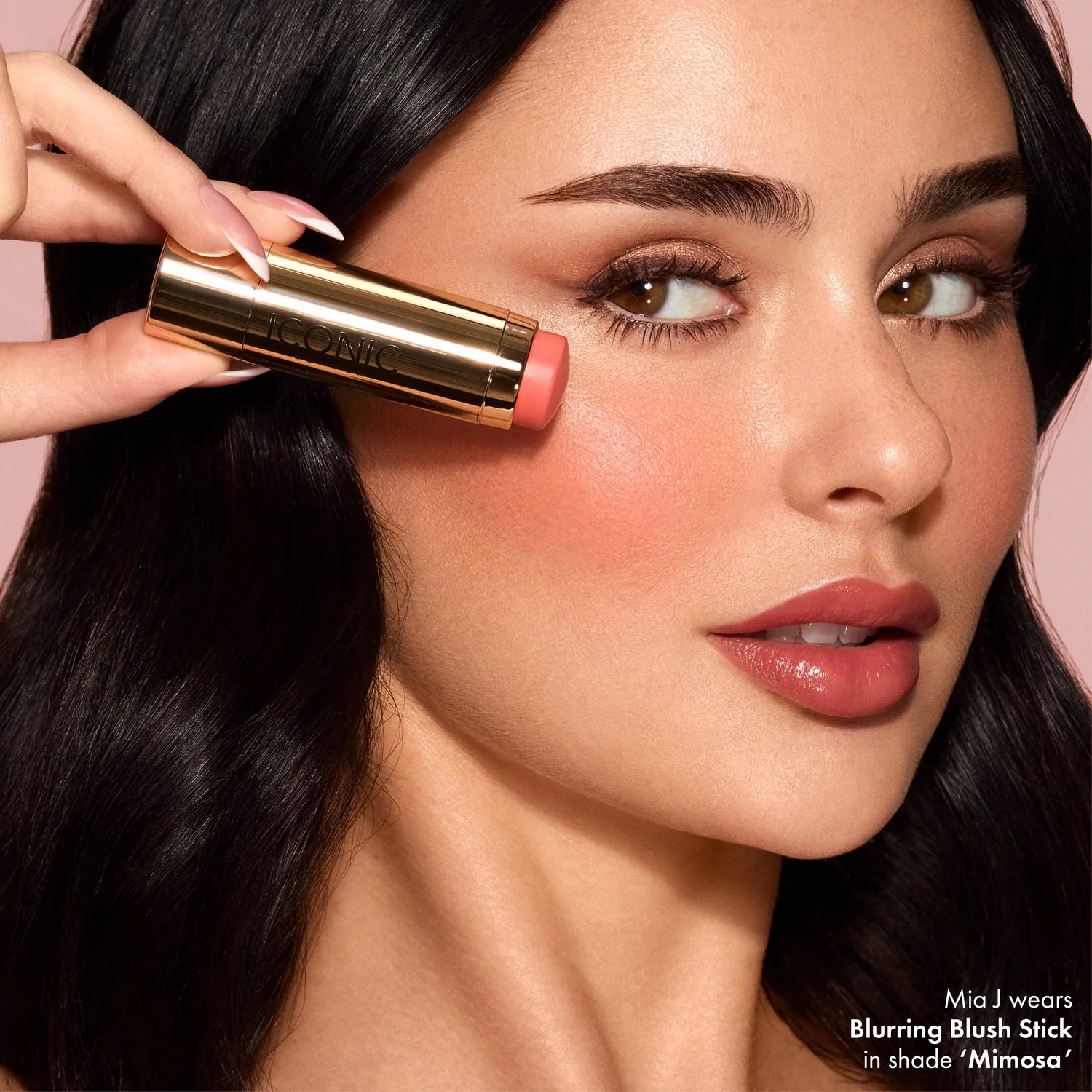 Load image into Gallery viewer, Iconic London Blurring Blush Stick
