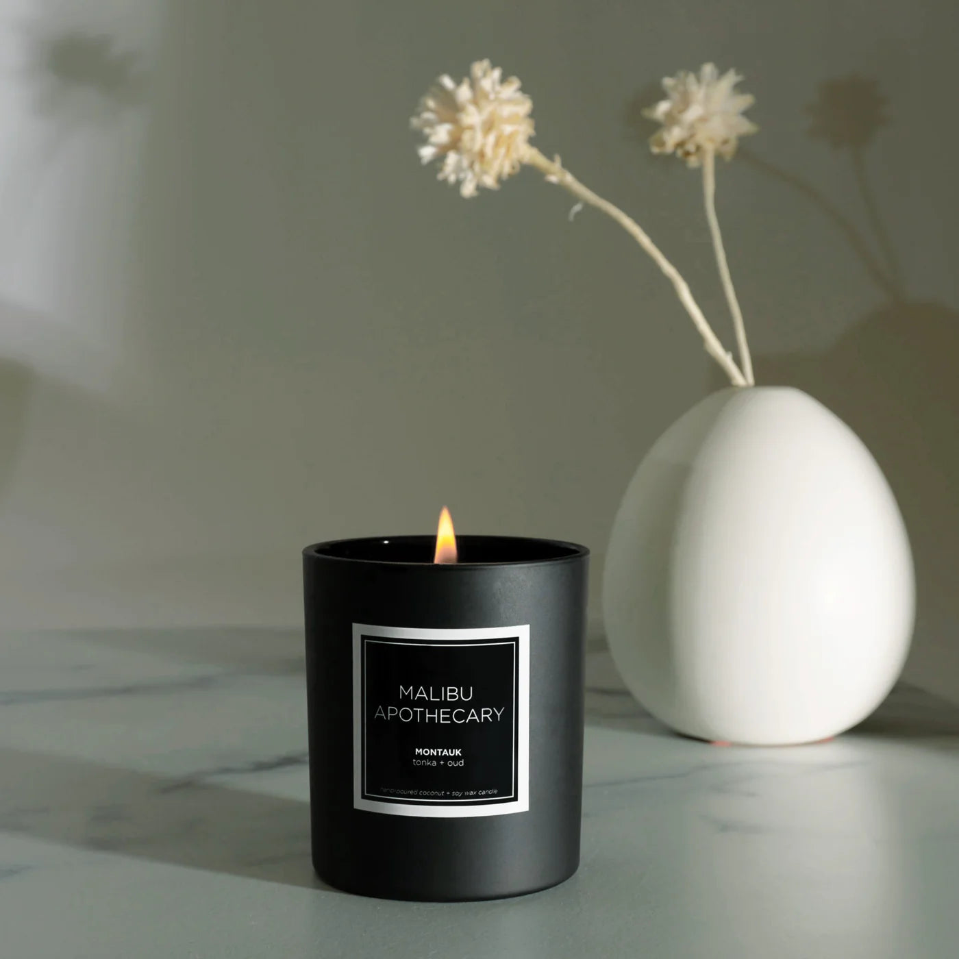 Load image into Gallery viewer, Malibu Apothecary Montauk: Tona &amp; Oud Scented Candle
