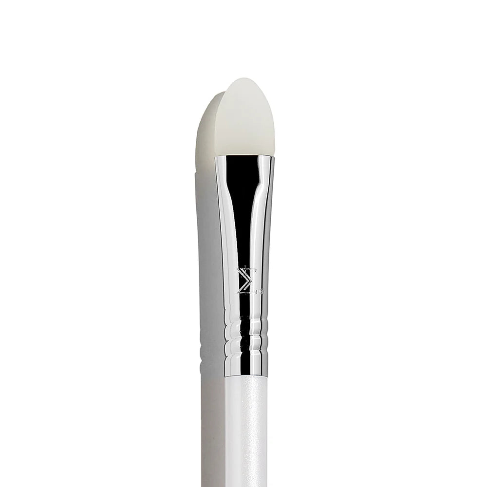 Load image into Gallery viewer, Sigma Beauty S02 Spatula Brush
