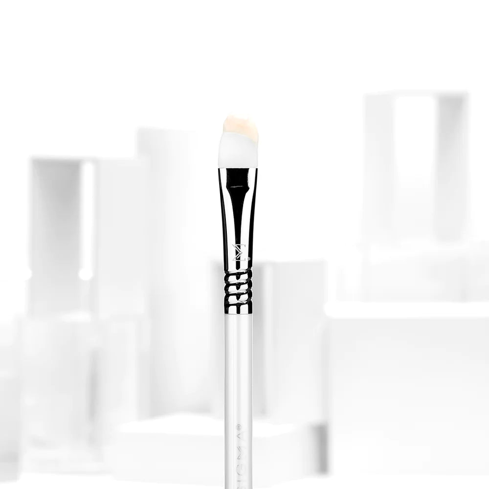 Load image into Gallery viewer, Sigma Beauty S02 Spatula Brush
