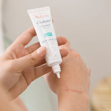 Load image into Gallery viewer, Avène Cicalfate+ Scar Gel
