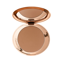 Load image into Gallery viewer, Charlotte Tilbury Airbrush Matte Bronzer
