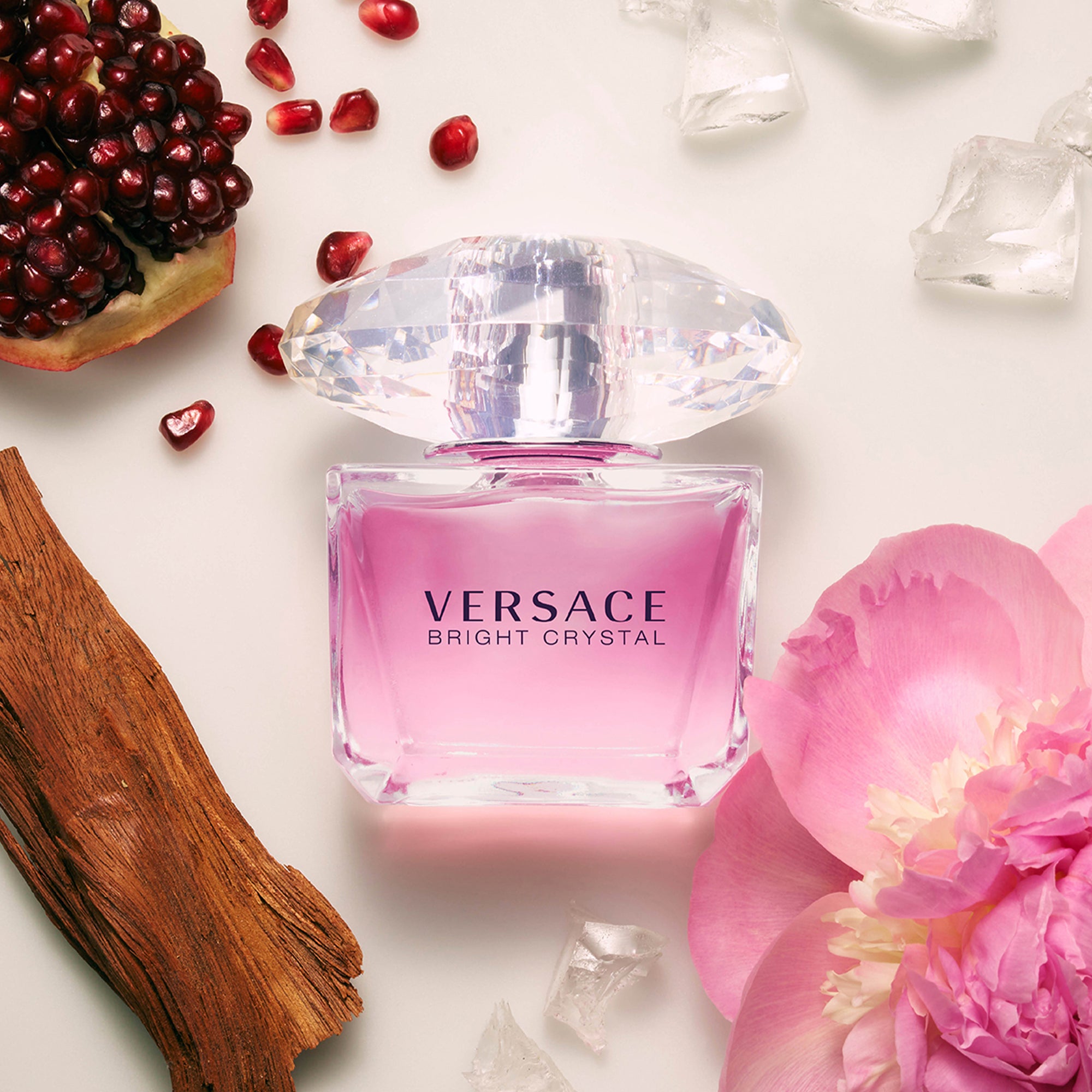 Load image into Gallery viewer, Versace Bright Crystal Eau de Toilette
